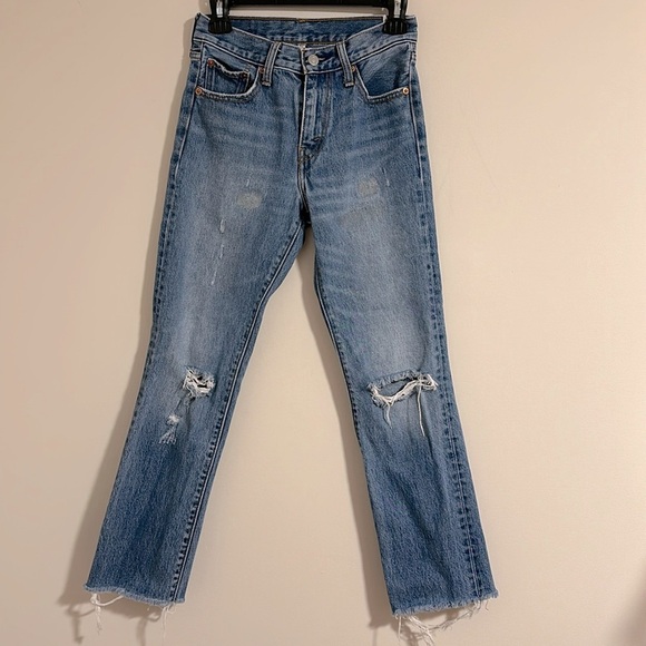 Levi's knee rip blue wash jeans size 24 - Picture 1 of 8